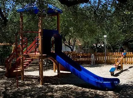 Lygies Ξενοδοχείο με διαμερίσματα Τραπεζάκι